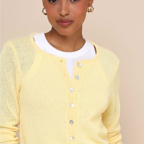 Pristinely Cute Light Yellow Button-Up Cardigan NWOT - Picture 4 of 5